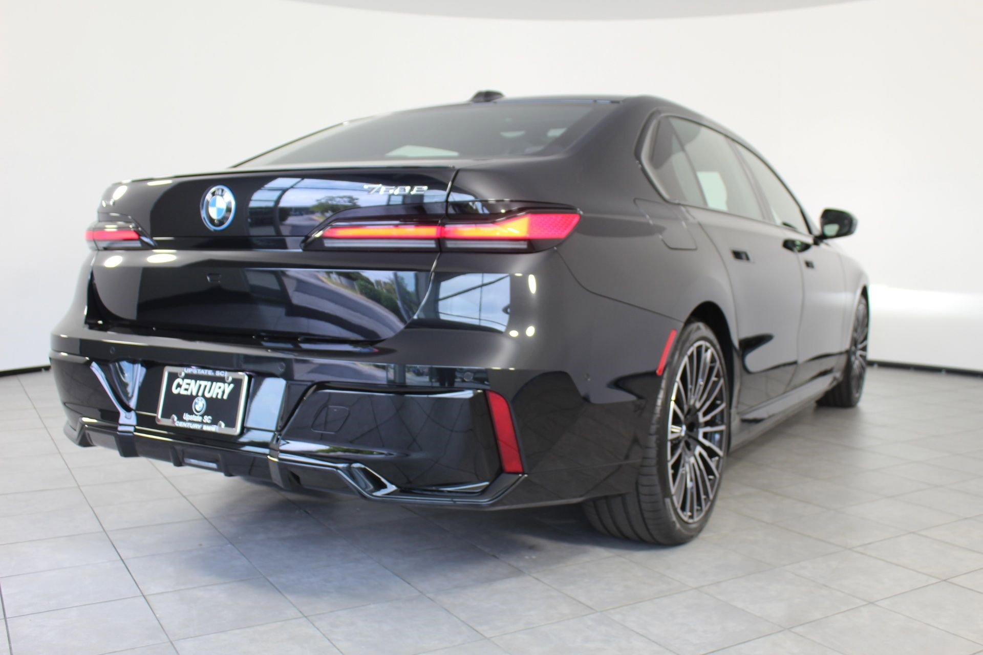 New 2026 BMW 750e xDrive w/ Executive Package image 8