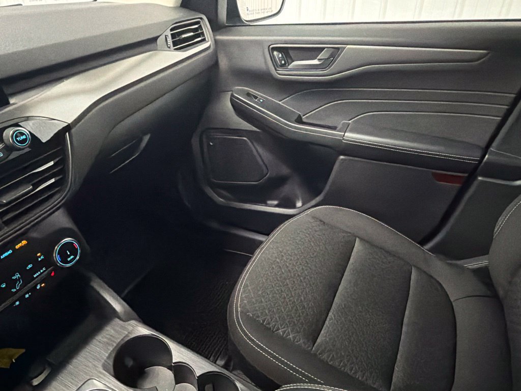 Certified 2024 Ford Escape Active AWD/4WD image 18