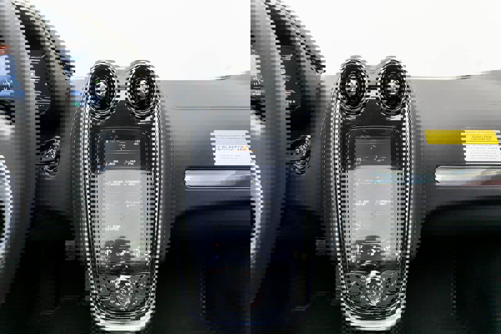 Used 2025 McLaren GTS RWD image 15