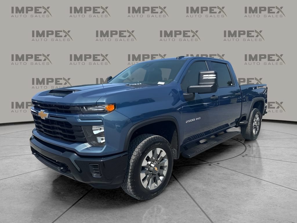 Used 2025 Chevrolet Silverado 2500 Custom AWD/4WD video 1