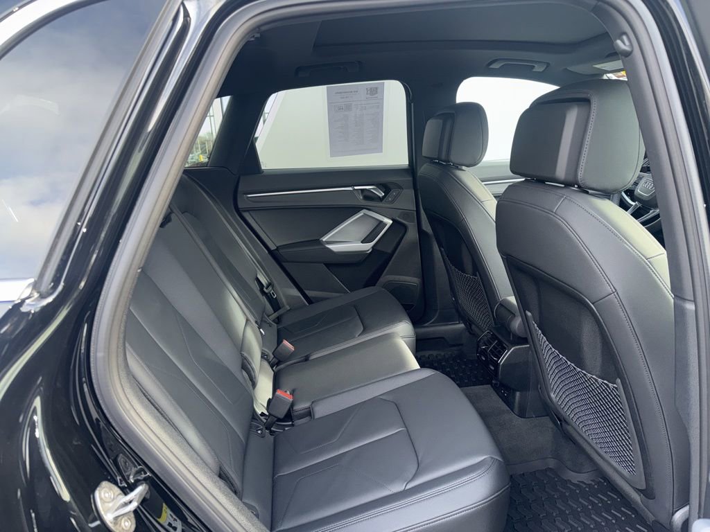 Certified 2025 Audi Q3 2.0T Premium Plus w/ Premium Plus Package image 8