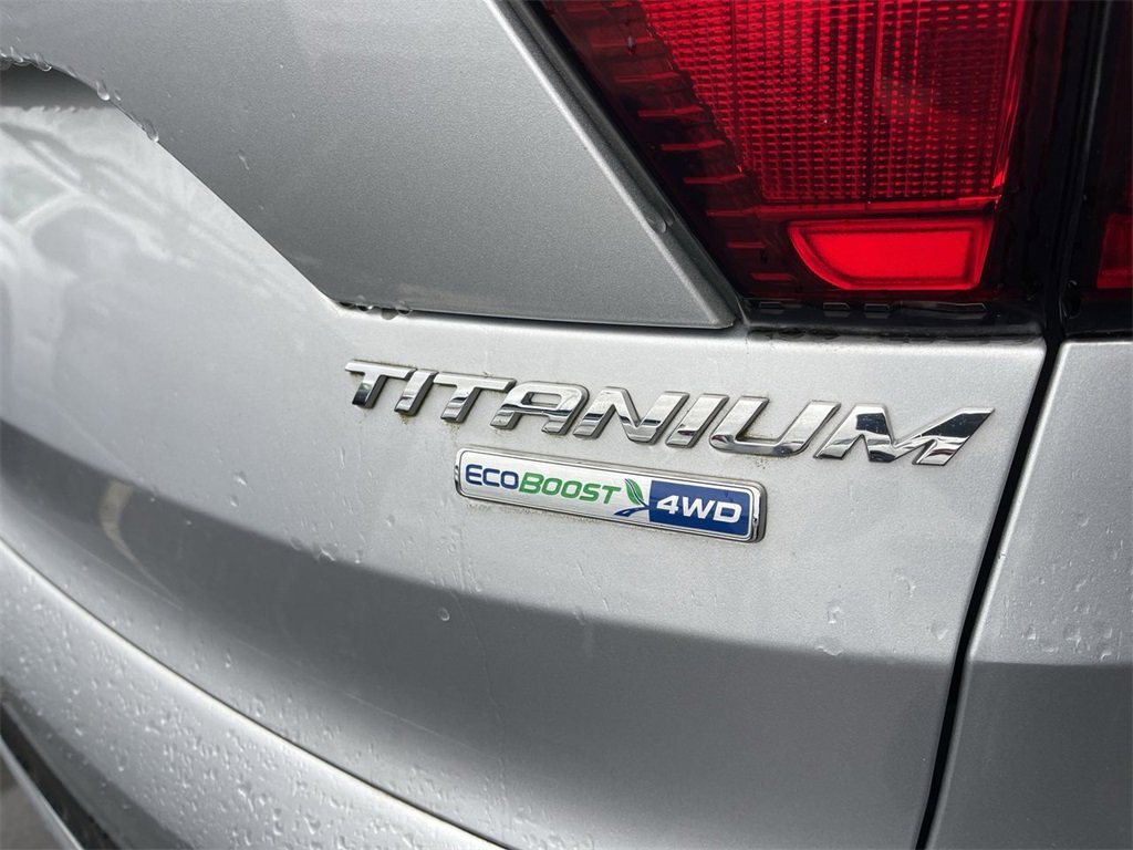 Used 2019 Ford Escape Titanium image 8