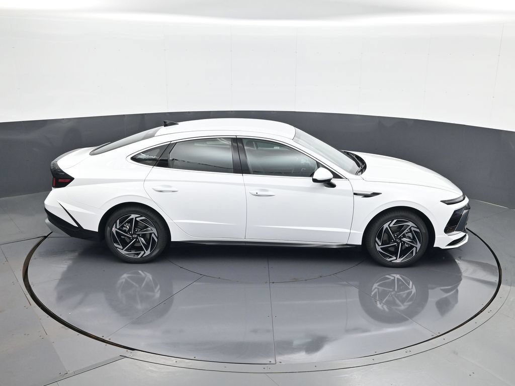 New 2026 Hyundai Sonata SEL FWD image 16