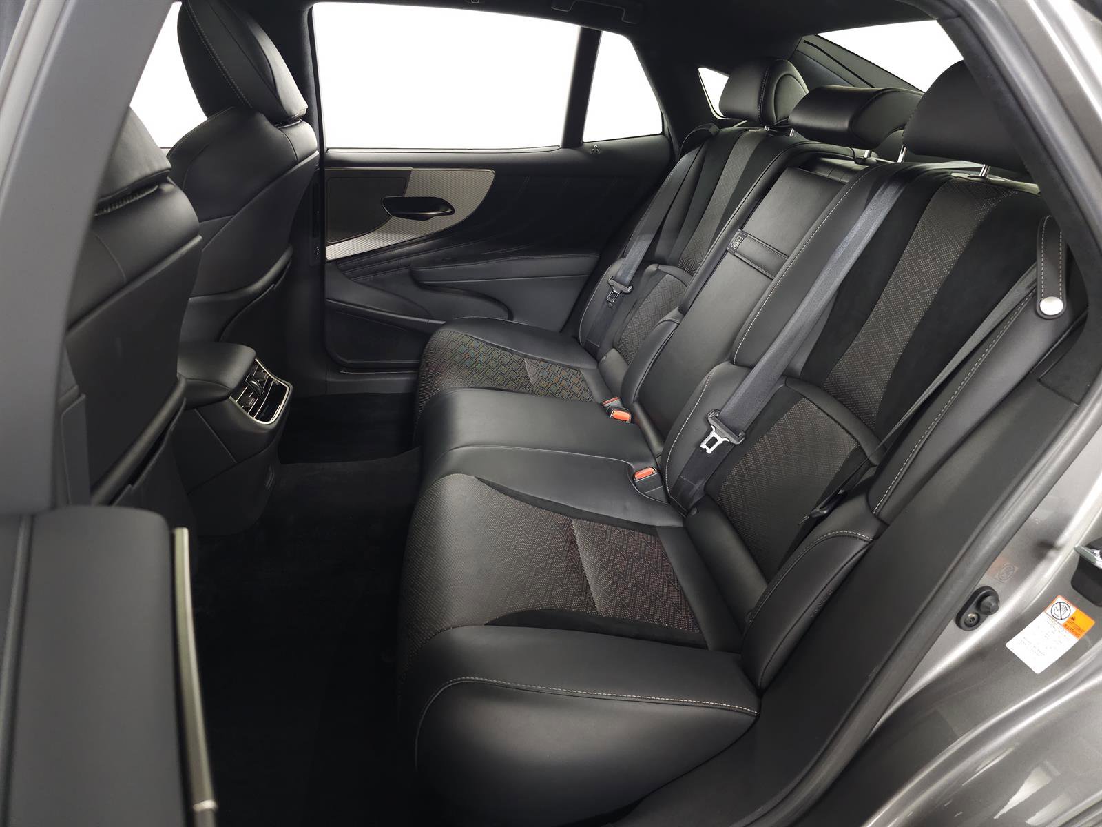 Certified 2023 Lexus LS 500 F Sport w/ Accessory Package (Z2) image 34