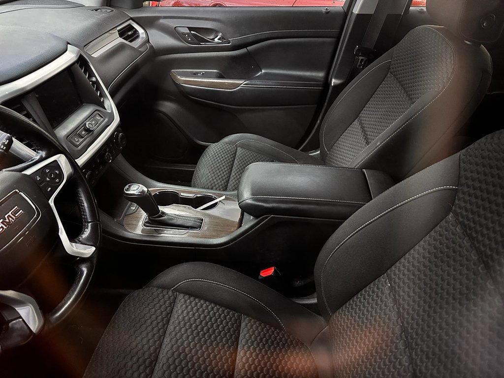 Used 2019 GMC Acadia SLE FWD image 2