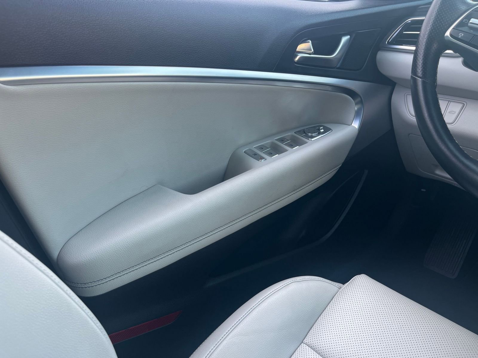 Used 2024 Genesis G70 2.5T image 30