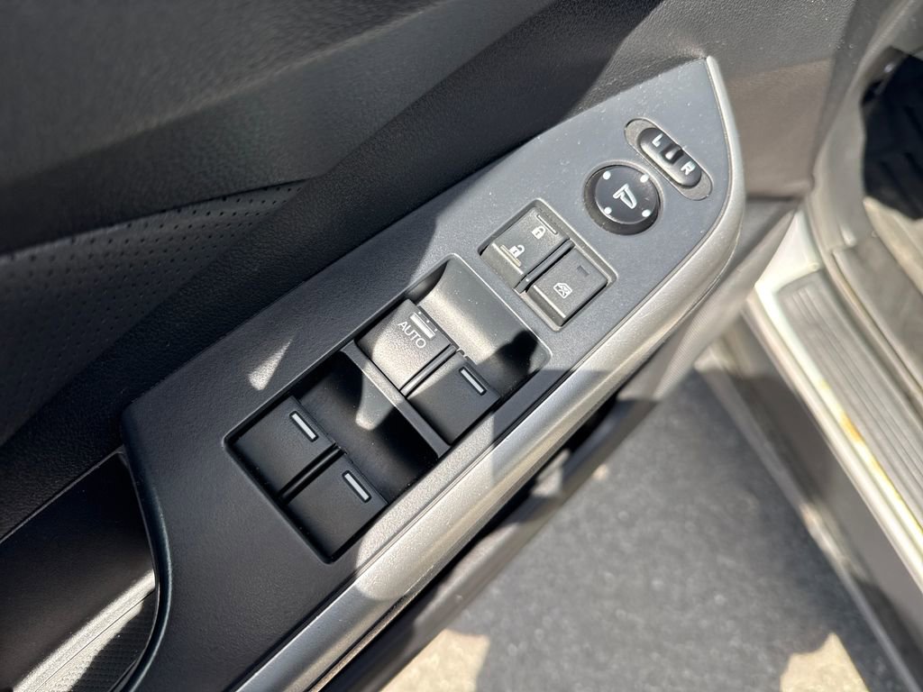 Used 2016 Honda CR-V EX-L image 11