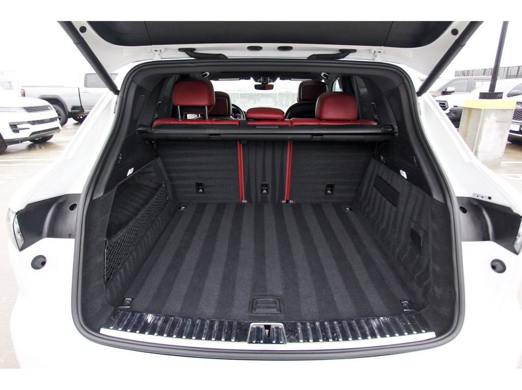 Used 2021 Porsche Cayenne AWD/4WD image 28