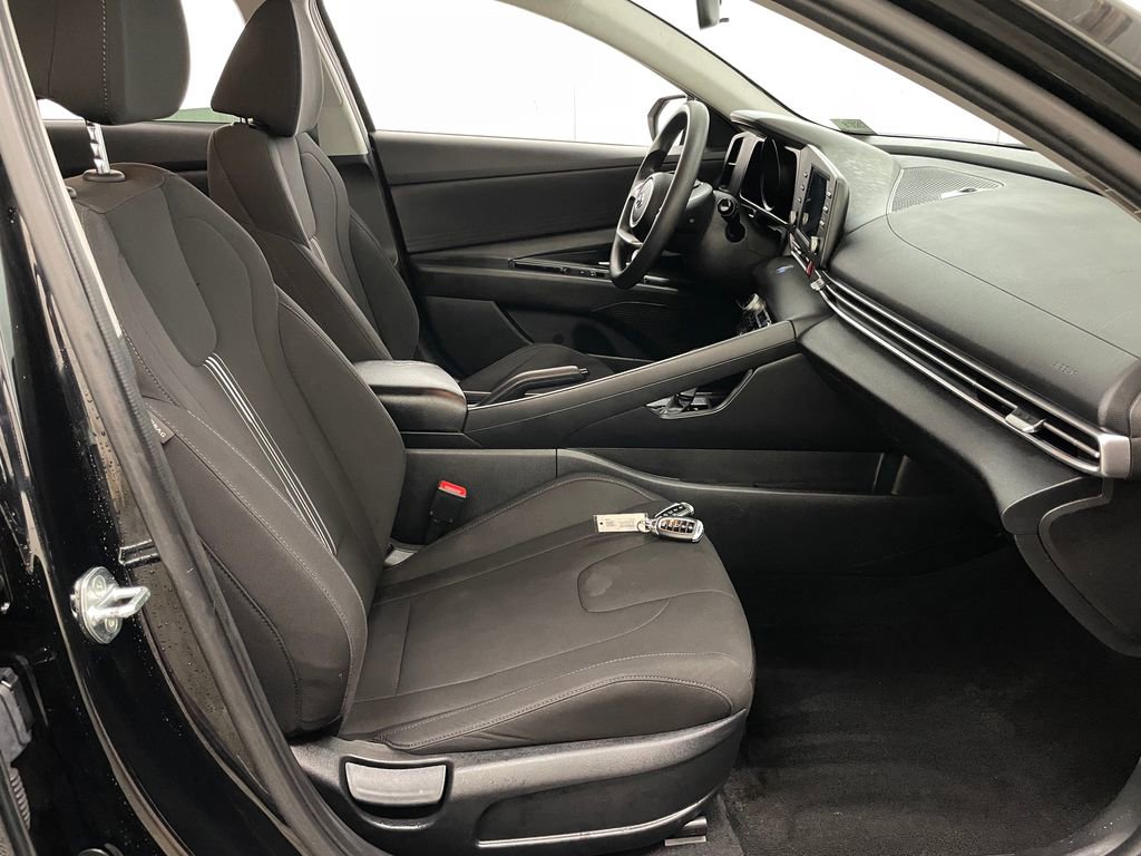 Used 2021 Hyundai Elantra SEL FWD image 31