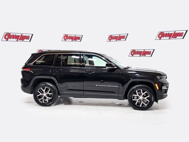 Used 2023 Jeep Grand Cherokee Limited RWD image 3