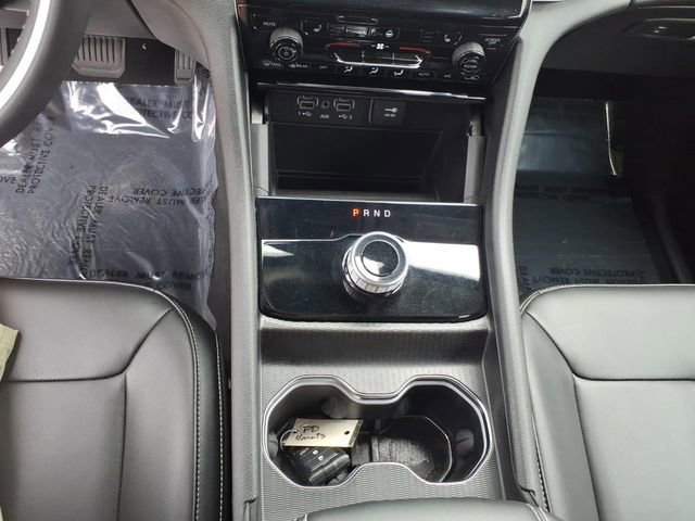 Used 2024 Jeep Grand Cherokee Limited w/ Black Appearance Package RWD image 16
