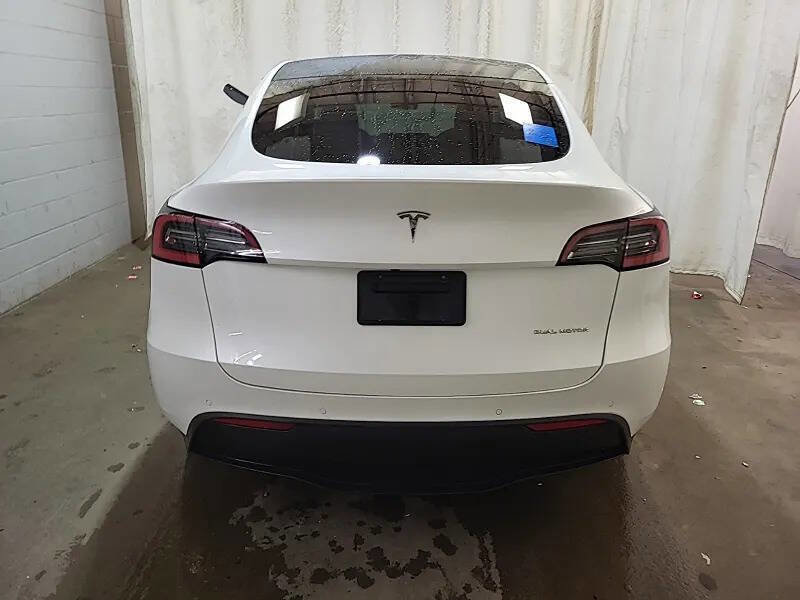 Used 2021 Tesla Model Y Long Range image 5