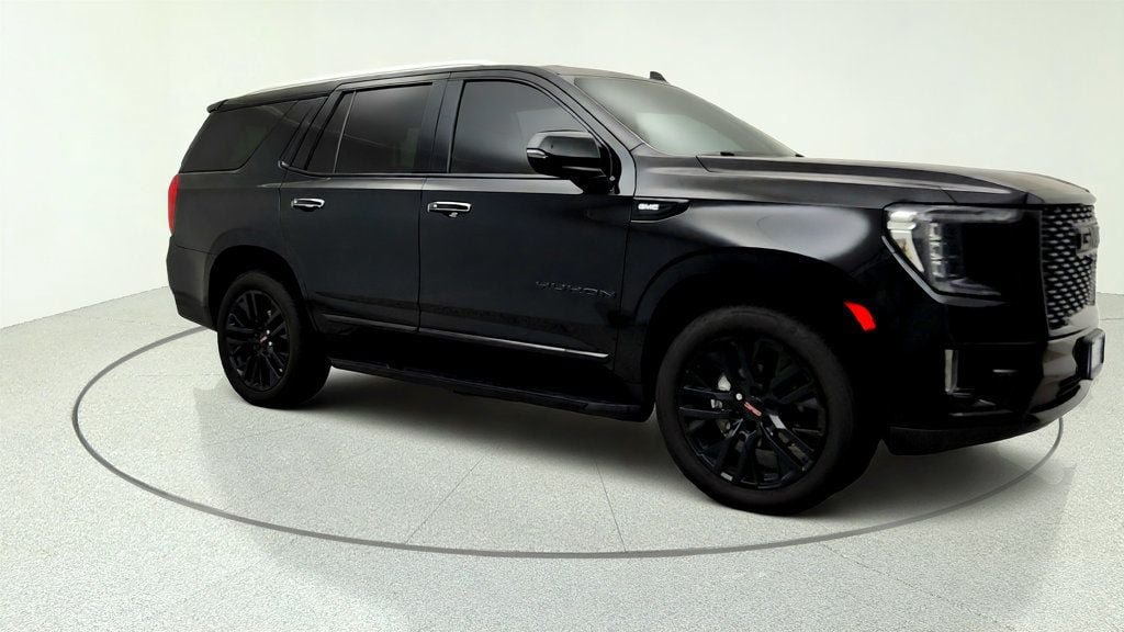 Used 2021 GMC Yukon SLT w/ SLT Premium Package AWD/4WD image 3