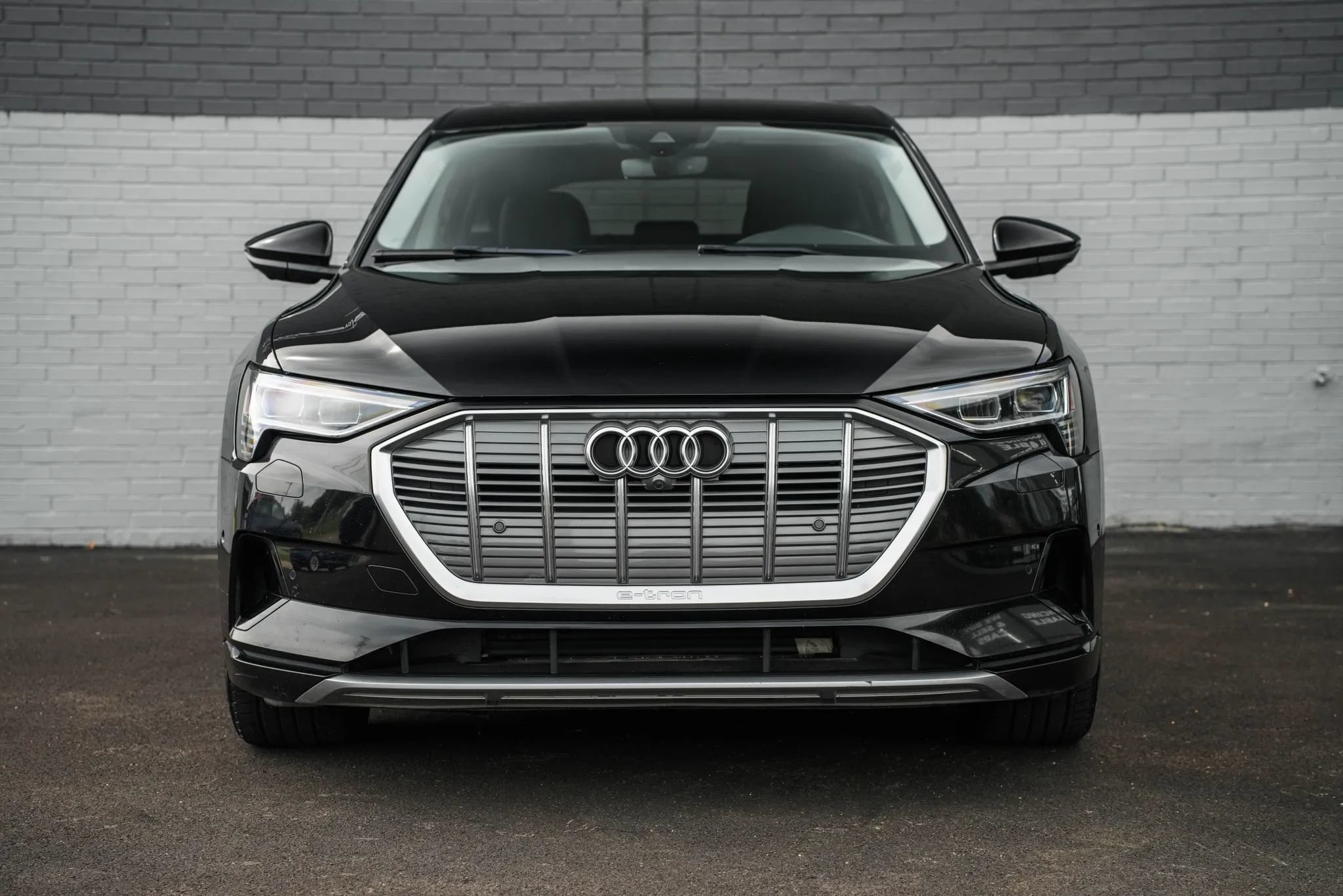 Used 2020 Audi e-tron Premium Plus AWD/4WD image 2