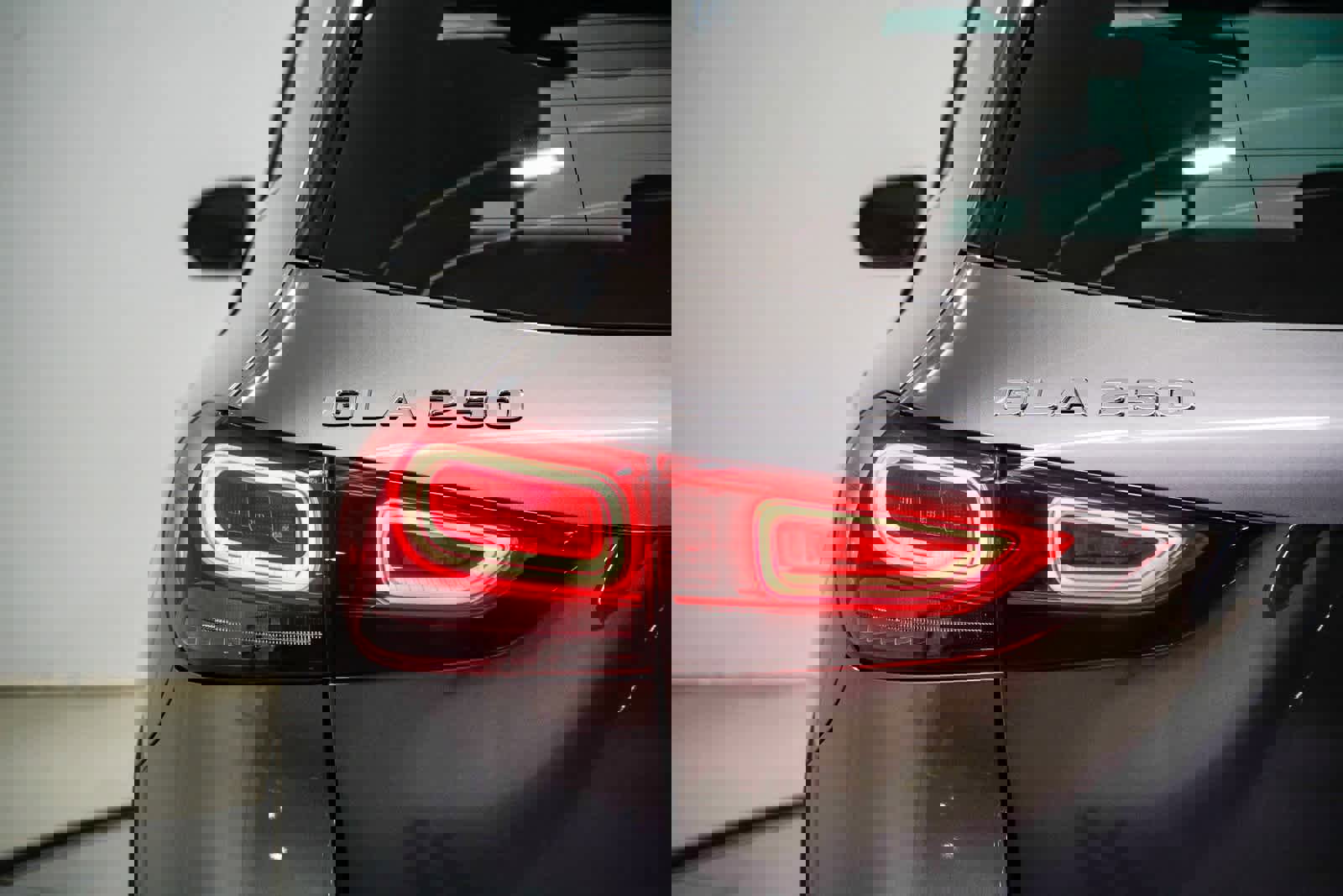 Certified 2022 Mercedes-Benz GLA 250 4MATIC image 9