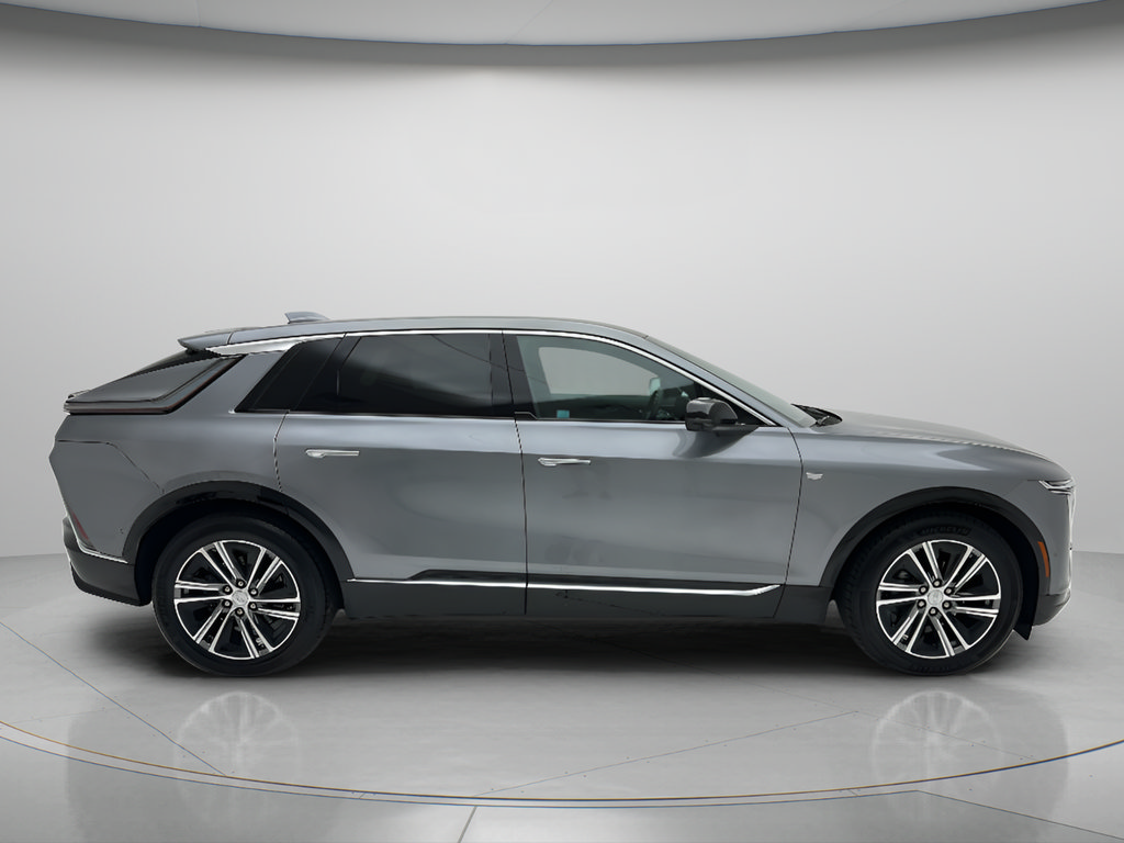 Used 2023 Cadillac Lyriq AWD video 2