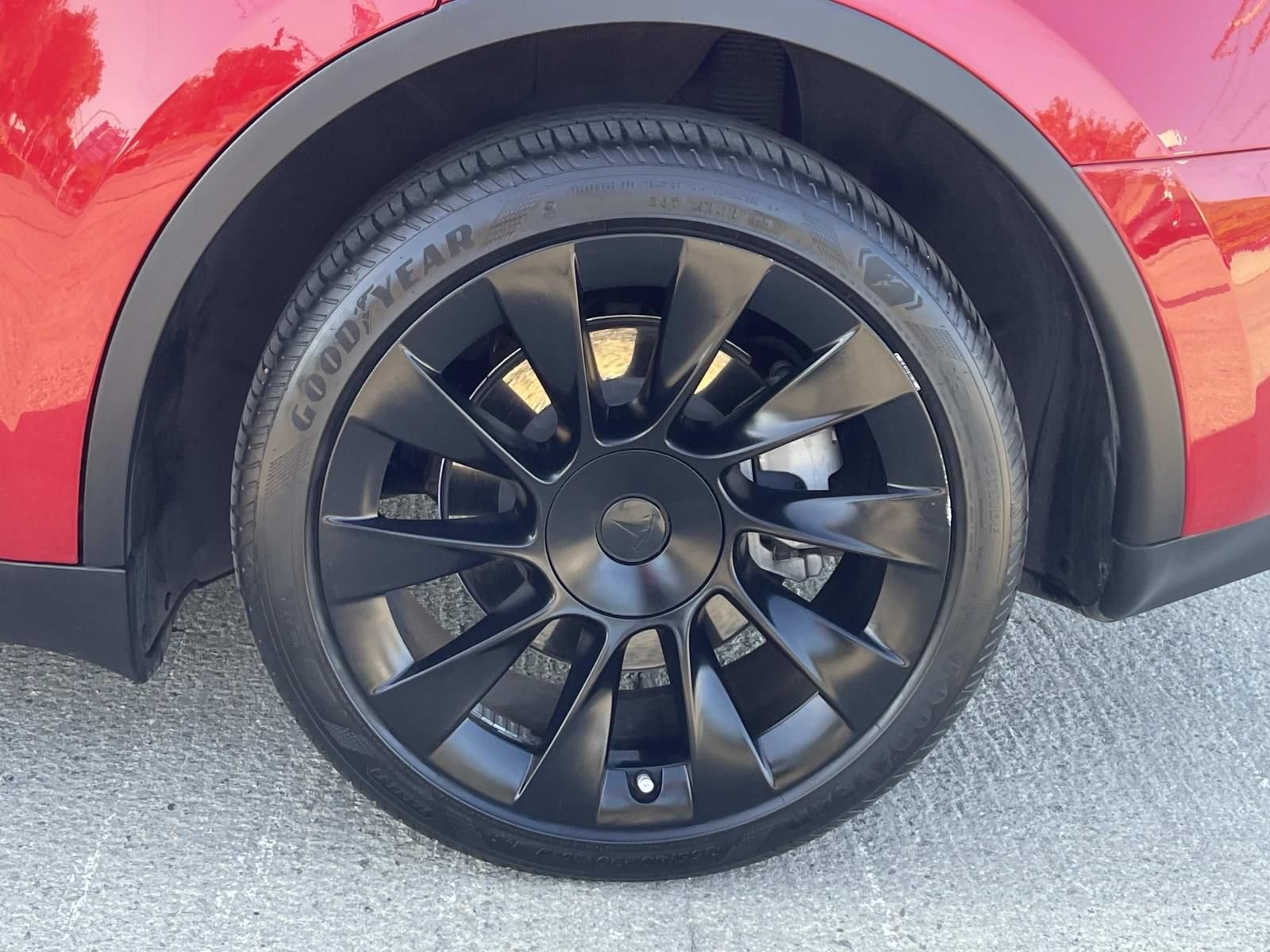 Used 2023 Tesla Model Y Long Range AWD/4WD image 25
