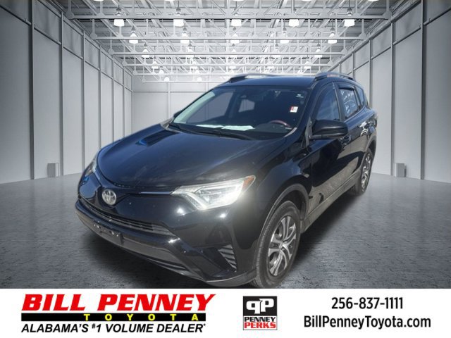 Used 2017 Toyota RAV4 LE AWD/4WD image 1