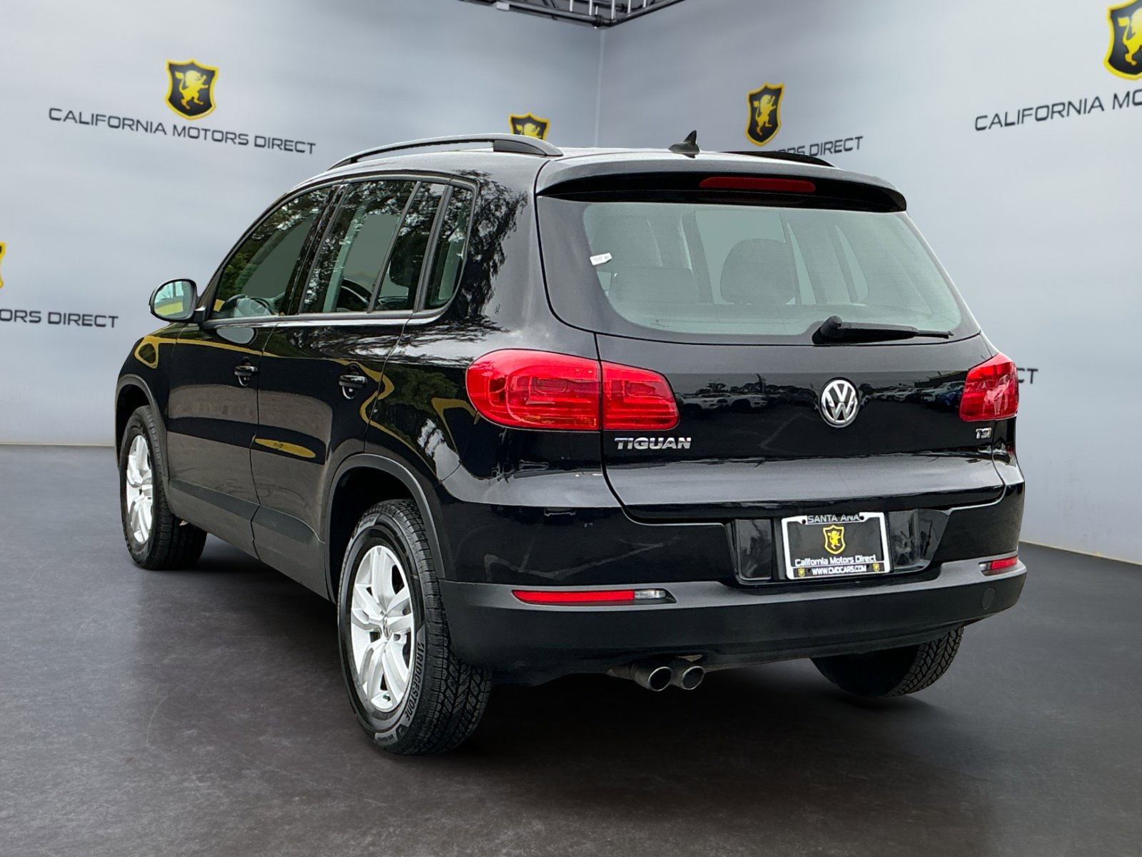 Used 2017 Volkswagen Tiguan S FWD image 7
