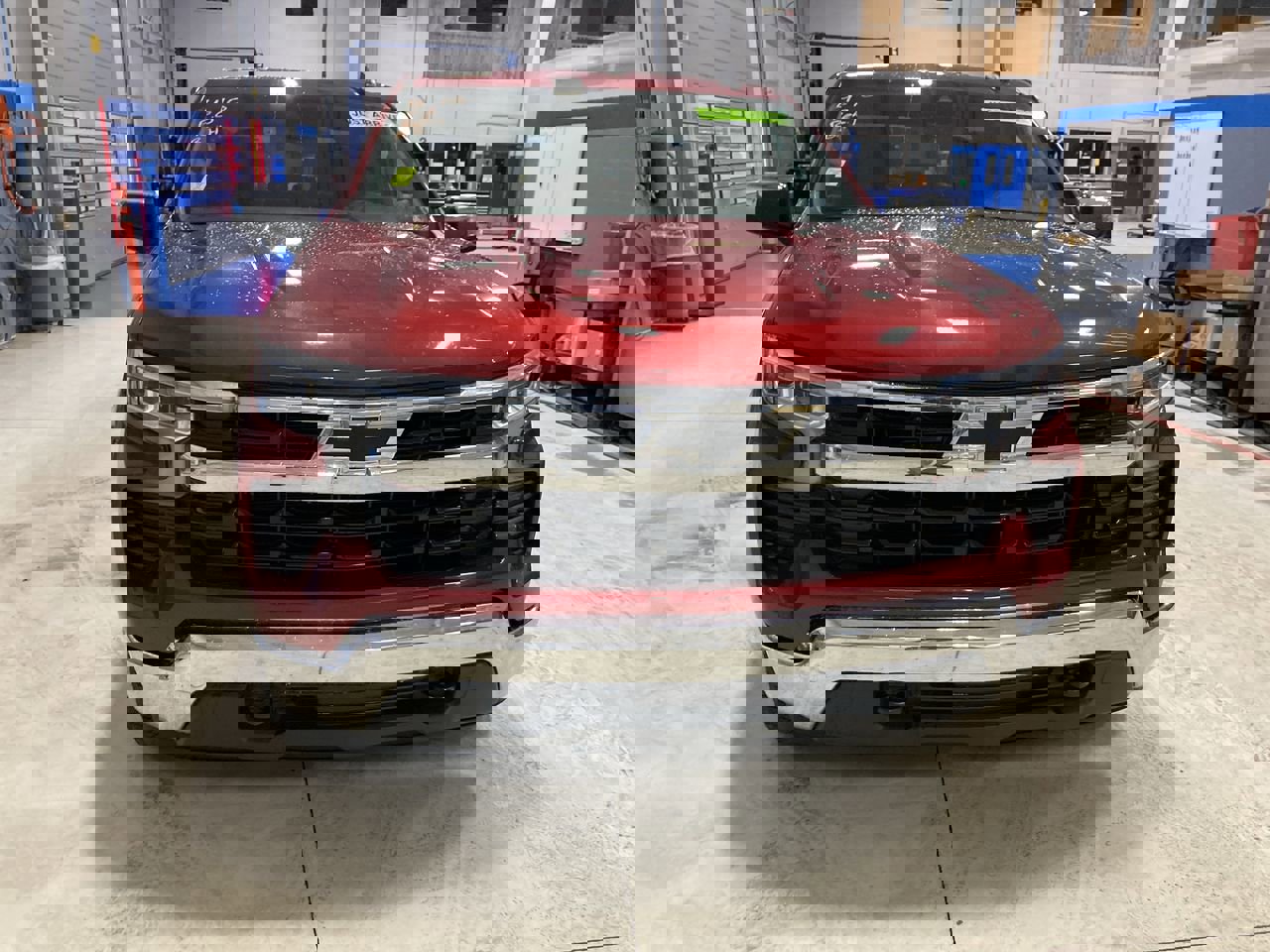 Used 2023 Chevrolet Silverado 1500 LT w/ Z71 Off-Road Package image 2