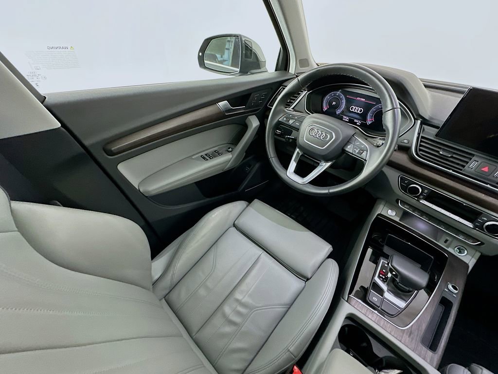 Used 2025 Audi Q5 2.0T Premium Plus w/ Premium Plus Package AWD/4WD image 9
