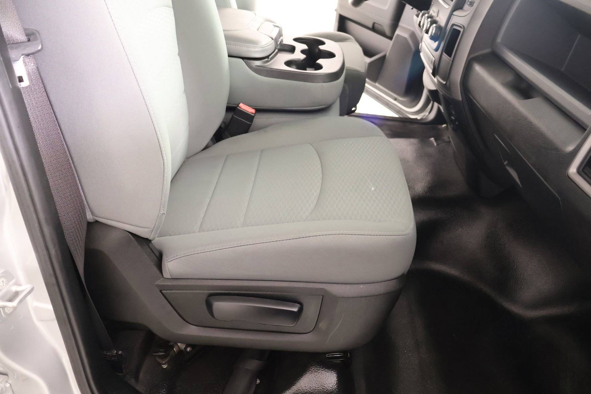 Used 2018 RAM 1500 Tradesman w/ Popular Equipment Group RWD image 12