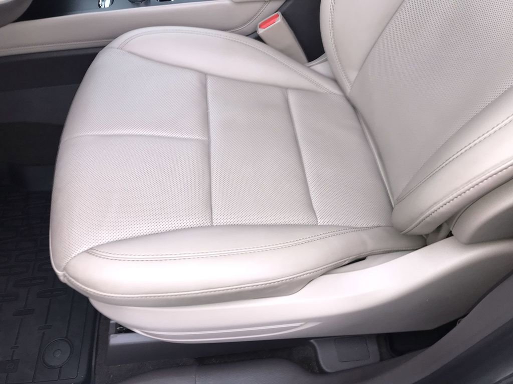 Used 2023 Lincoln Corsair AWD w/ Equipment Group 101A image 12