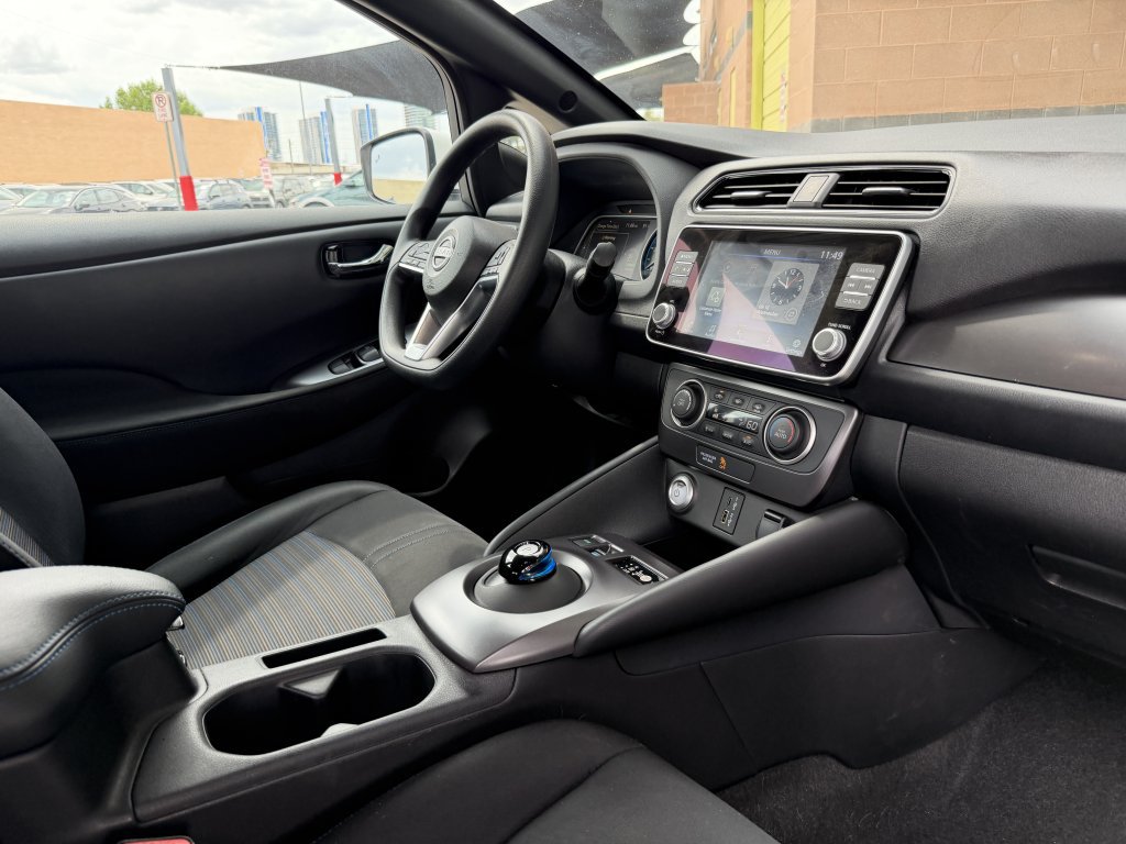 Used 2025 Nissan Leaf S FWD image 36