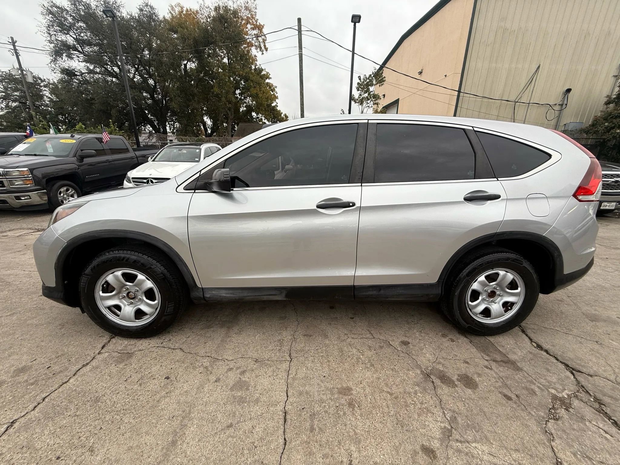 Used 2013 Honda CR-V LX image 3