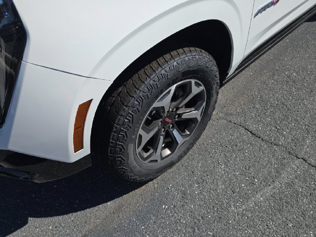 New 2026 GMC Yukon XL AT4 Ultimate w/ LPO, Floor Liner Package AWD/4WD image 9