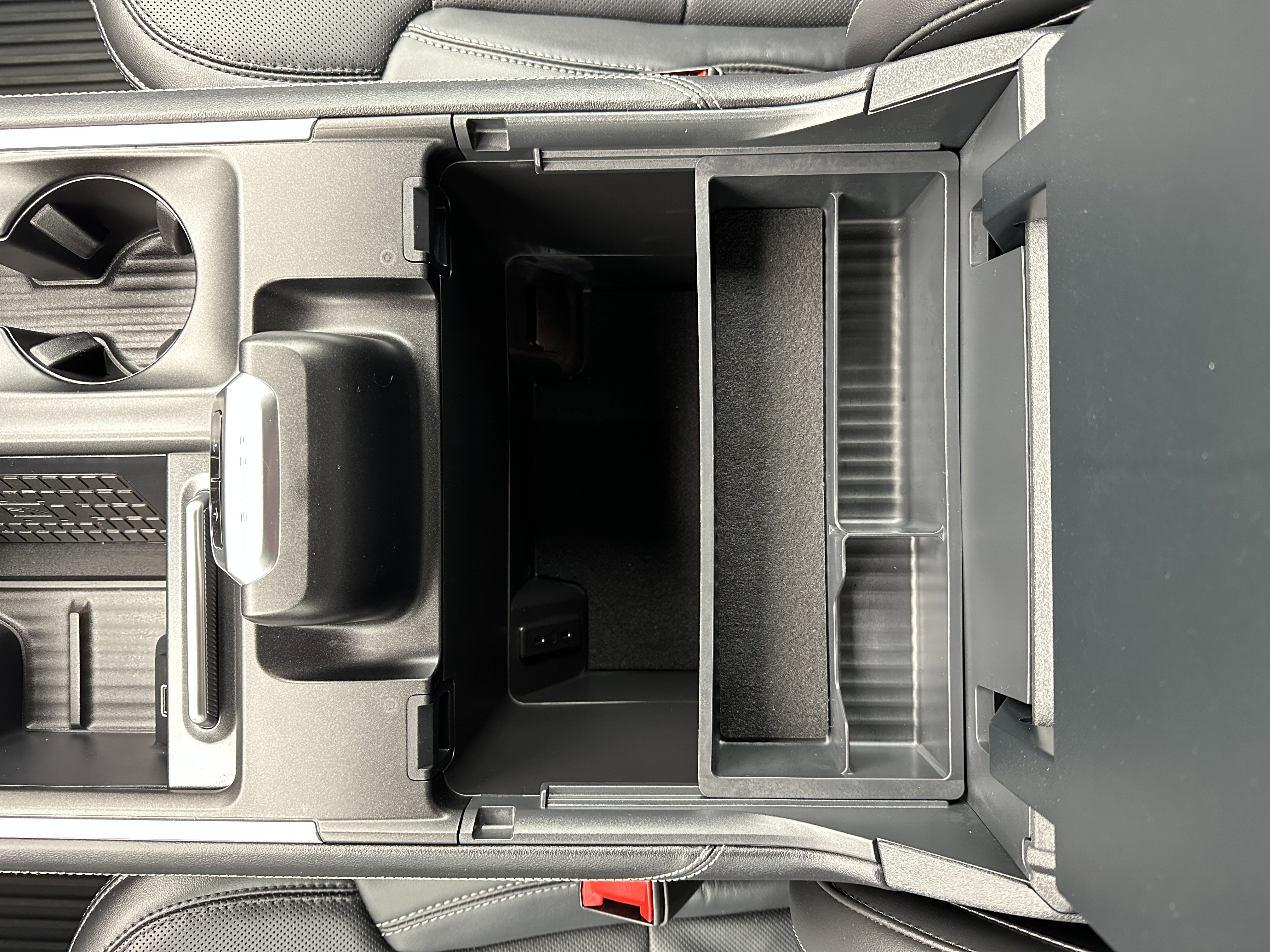 Used 2025 Ford Expedition Platinum w/ Stealth Appearance Package AWD/4WD image 52