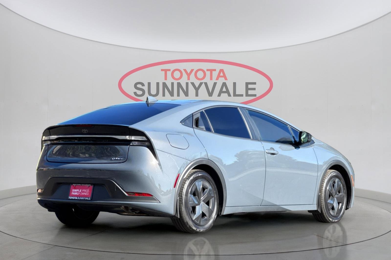 Certified 2025 Toyota Prius SE image 4