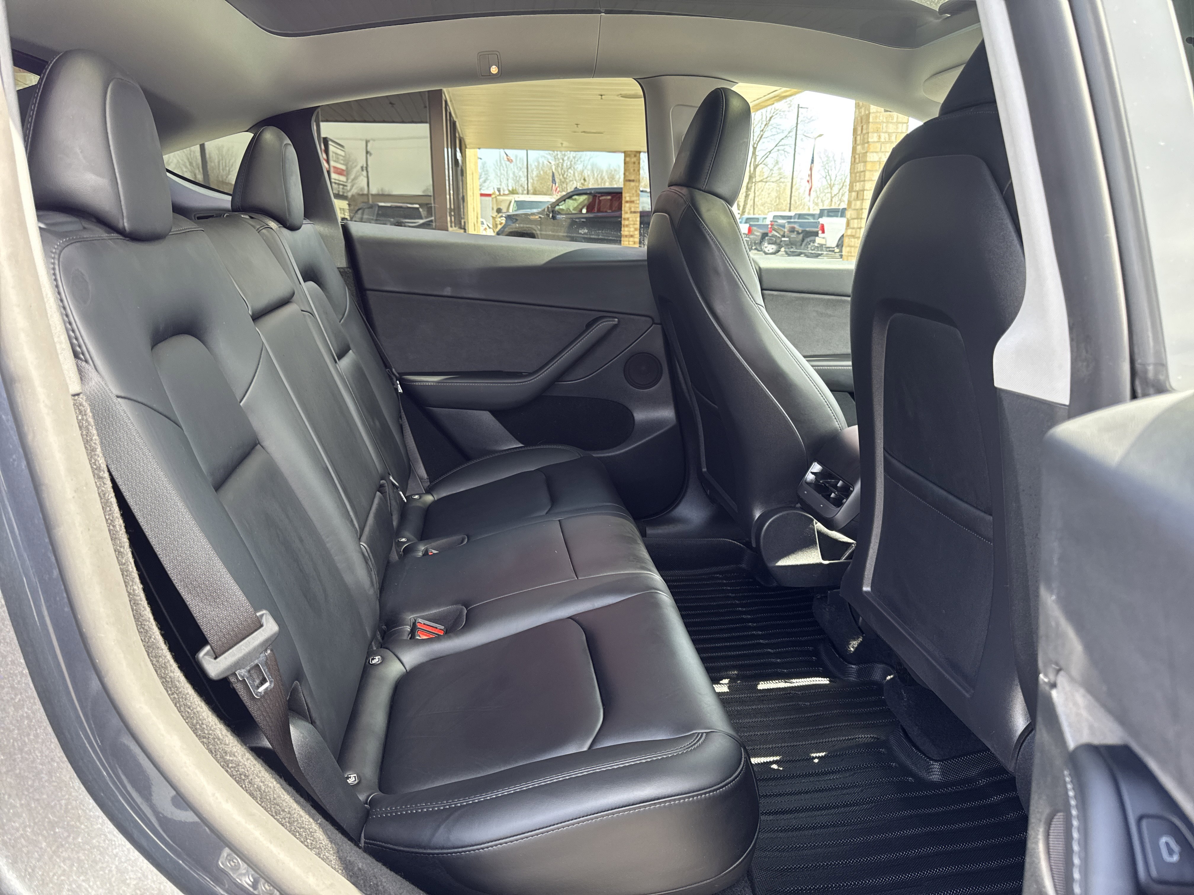 Used 2023 Tesla Model Y Long Range image 25