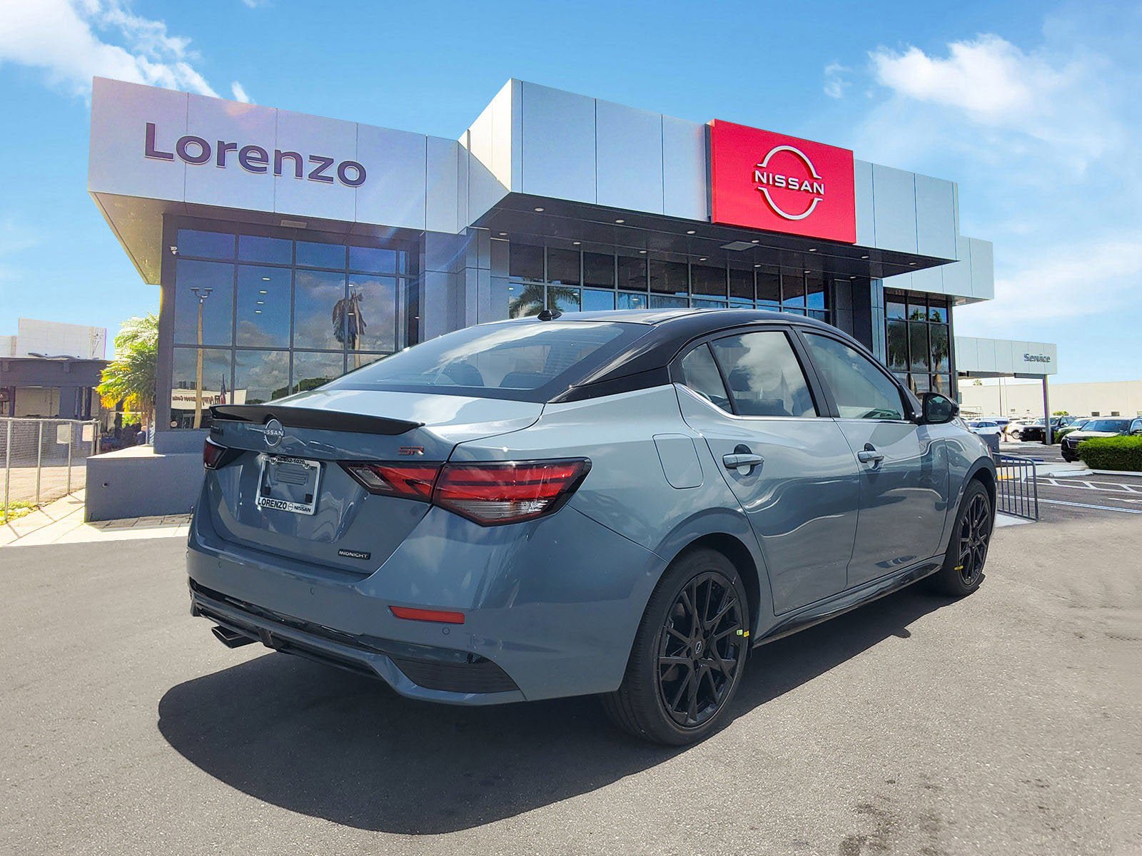 New 2025 Nissan Sentra SR w/ Midnight Edition FWD image 4