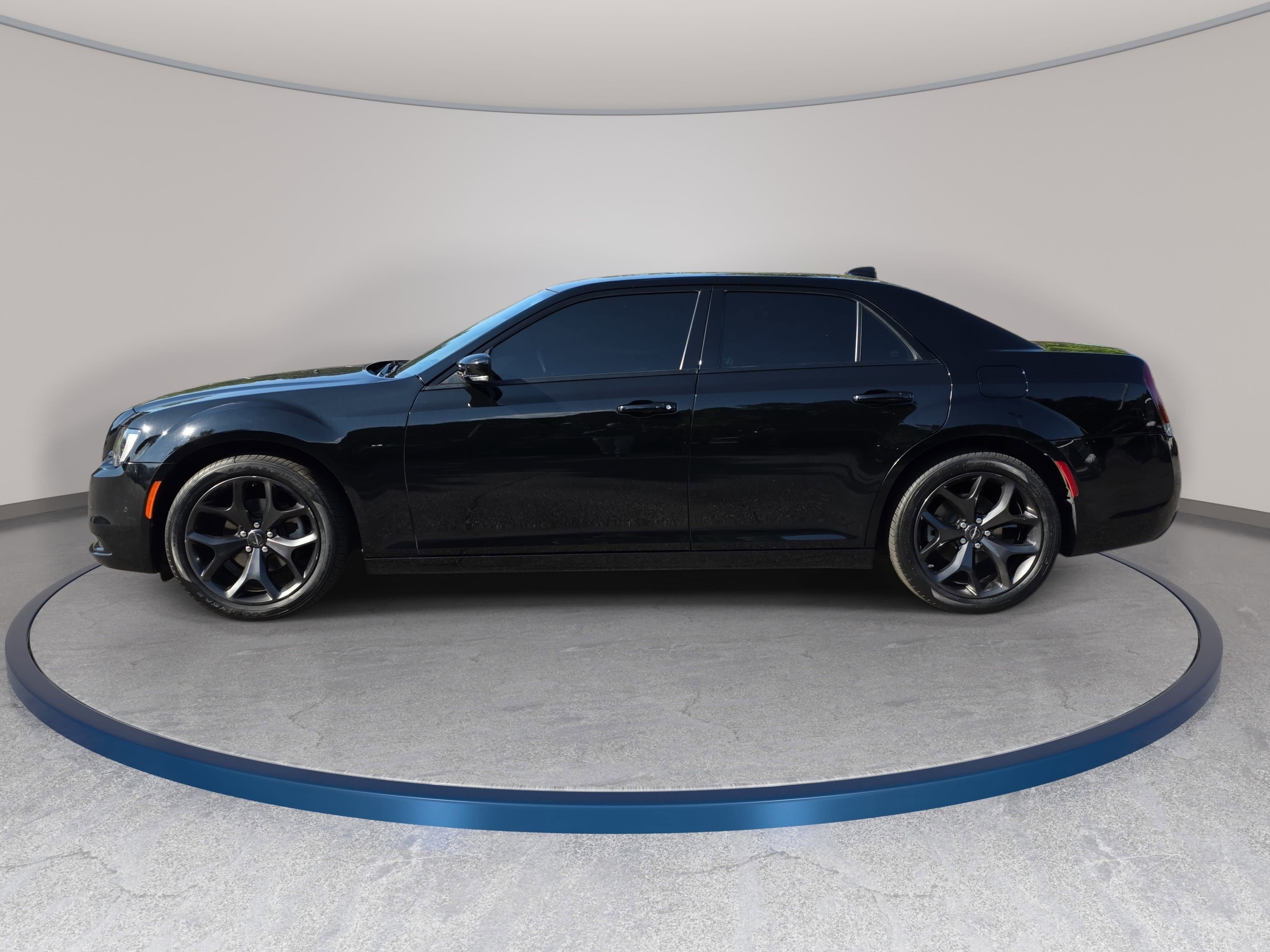 Used 2023 Chrysler 300 S RWD image 8