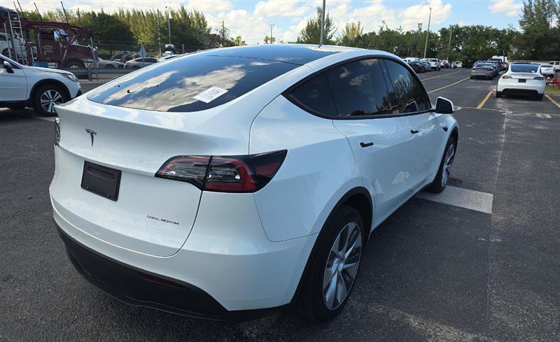 Used 2023 Tesla Model Y Long Range AWD/4WD image 9