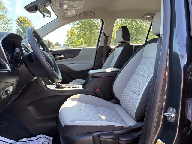 Used 2021 Chevrolet Equinox LS FWD image 3
