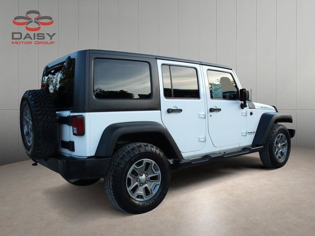 Used 2017 Jeep Wrangler Unlimited Rubicon w/ Connectivity Group AWD/4WD image 5