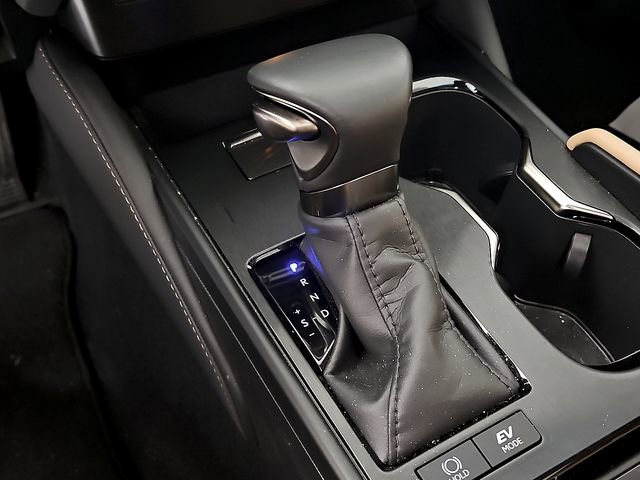 Used 2025 Lexus ES 300h w/ Premium Package image 17