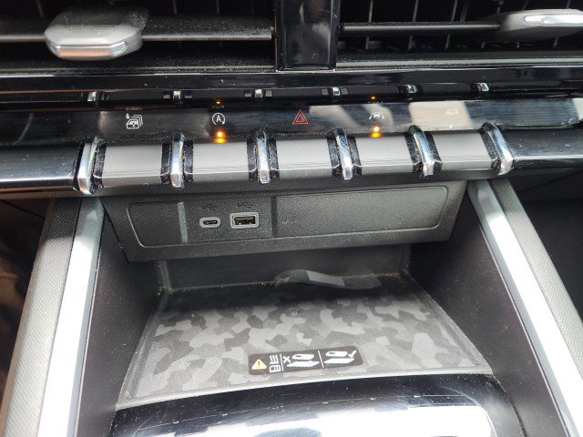 Used 2023 Chevrolet Colorado LT w/ LT Convenience Package II image 40