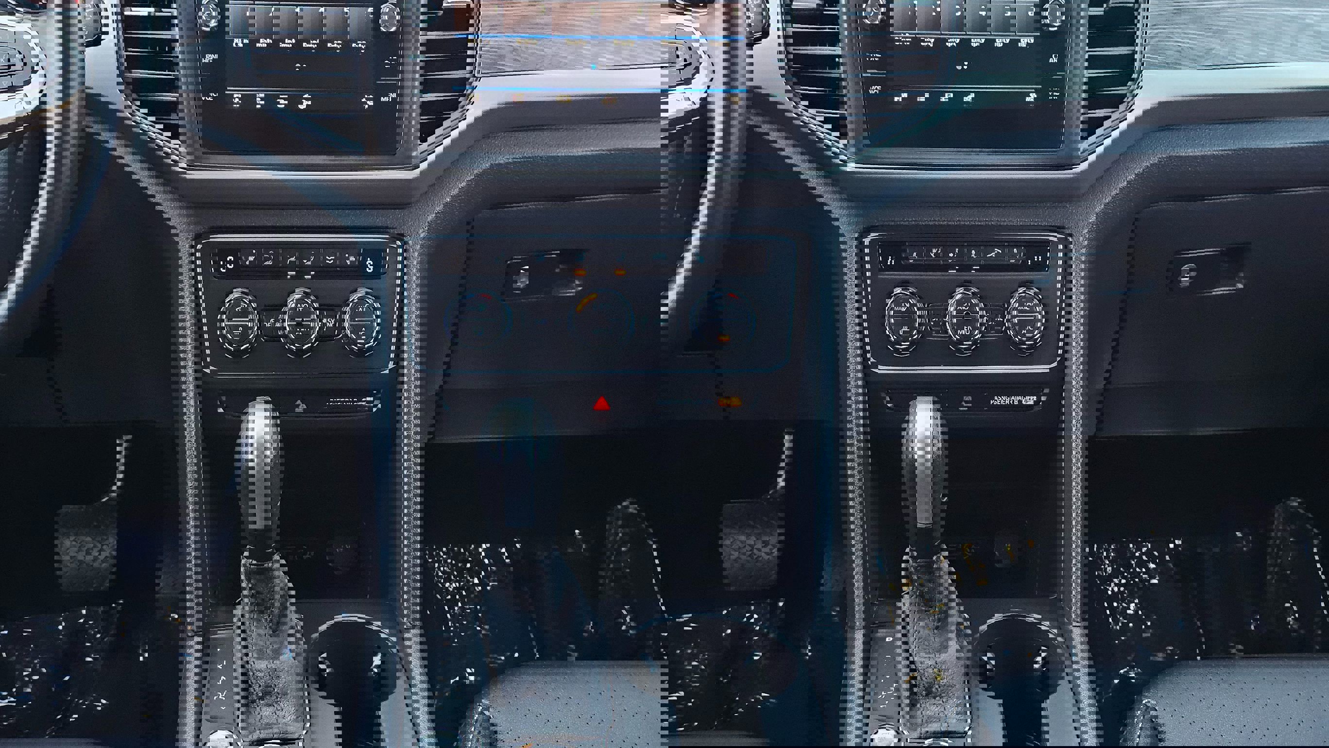 Used 2020 Volkswagen Atlas Cross Sport SE image 23