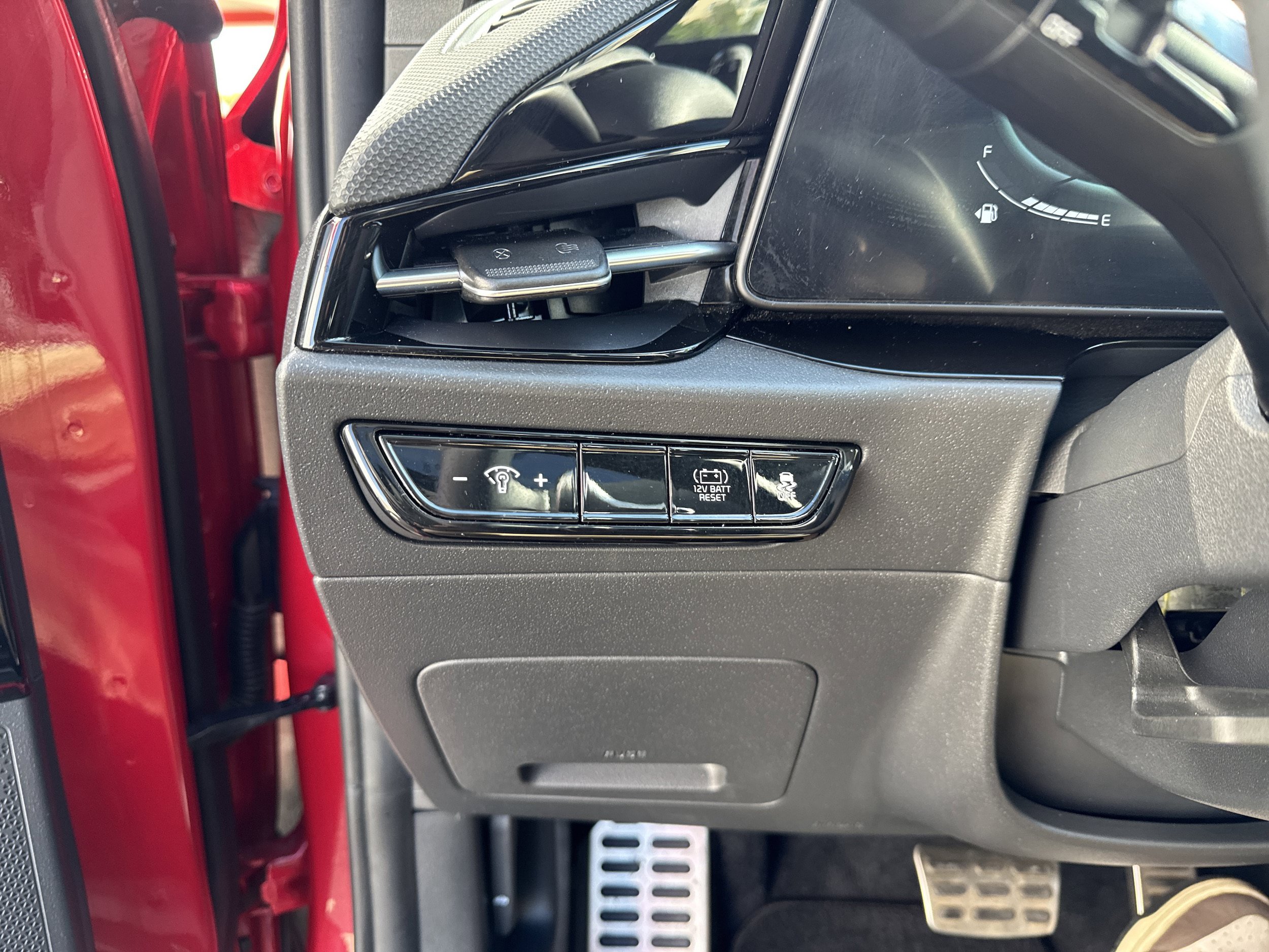 Used 2024 Kia Niro EX Touring FWD image 19