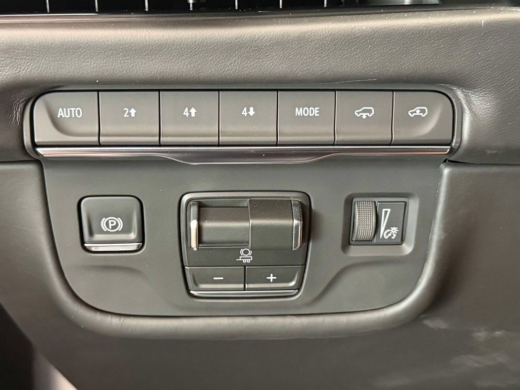 Used 2026 Cadillac Escalade ESV Platinum Luxury w/ LPO, Floor Liner Package AWD/4WD image 21