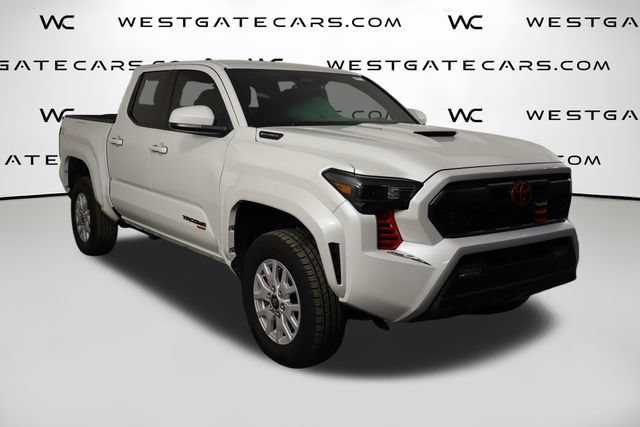 Used 2025 Toyota Tacoma TRD Sport AWD/4WD image 43