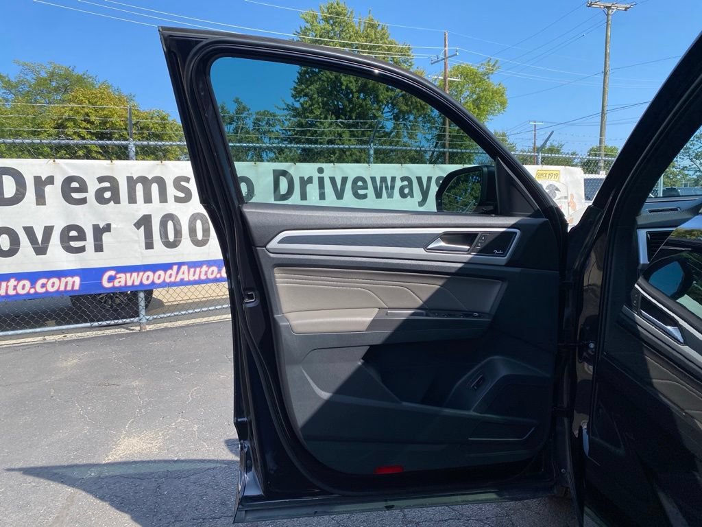 Used 2022 Volkswagen Atlas Cross Sport SEL Premium R-Line AWD/4WD image 13