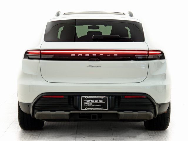 Certified 2025 Porsche Macan Electric image 33