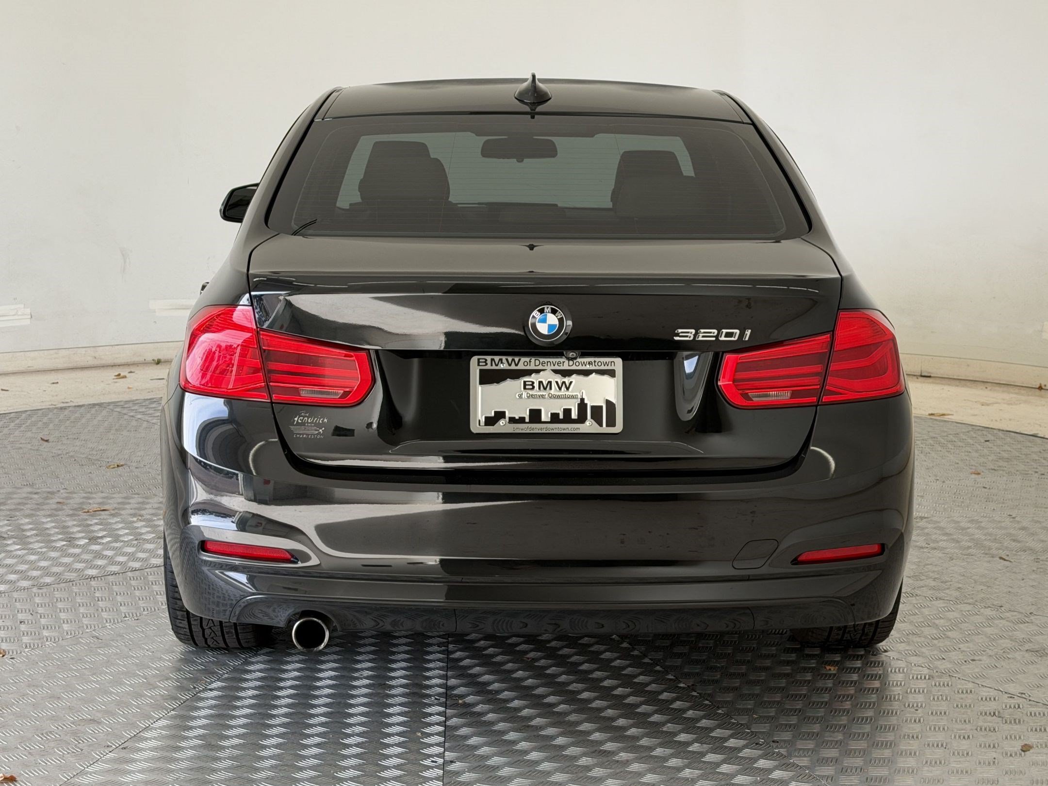 Used 2018 BMW 320i Sedan RWD image 10