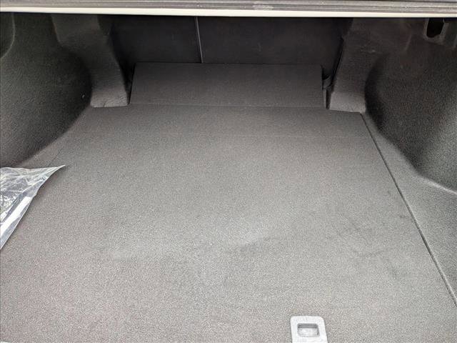 Used 2020 Toyota Camry SE image 6