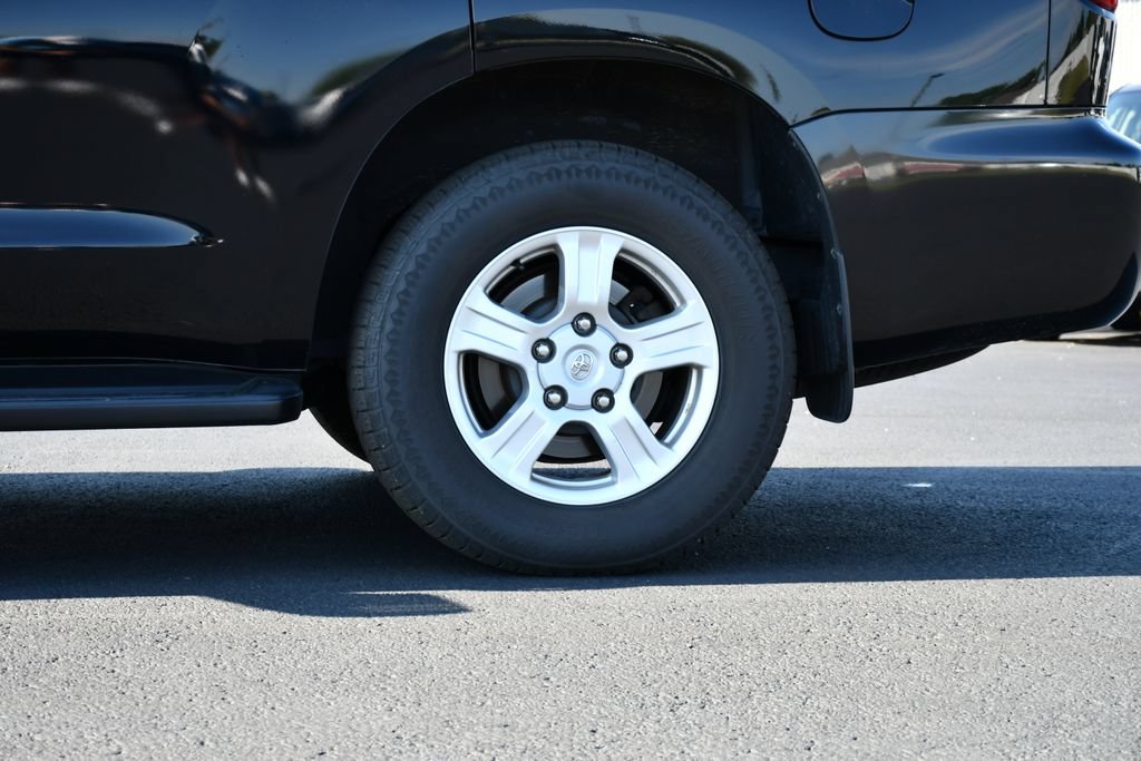 Used 2016 Toyota Sequoia SR5 AWD/4WD image 11