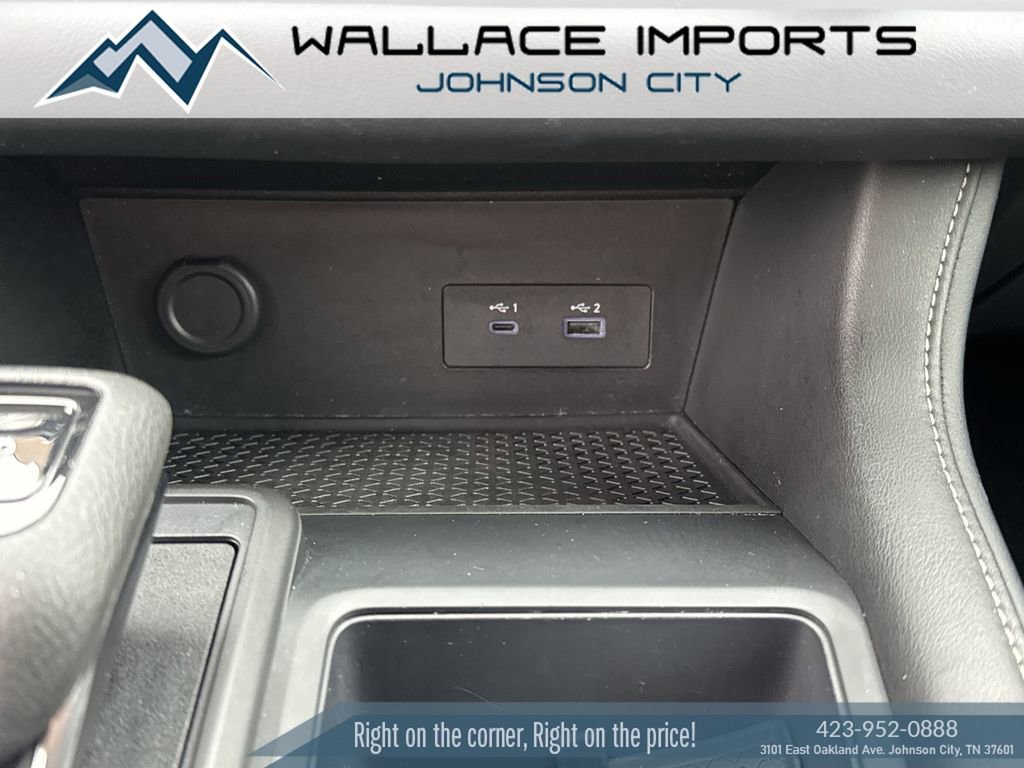 Used 2024 Nissan Pathfinder S image 26